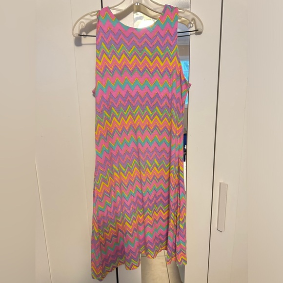 Resort dress - Picture 2 of 3